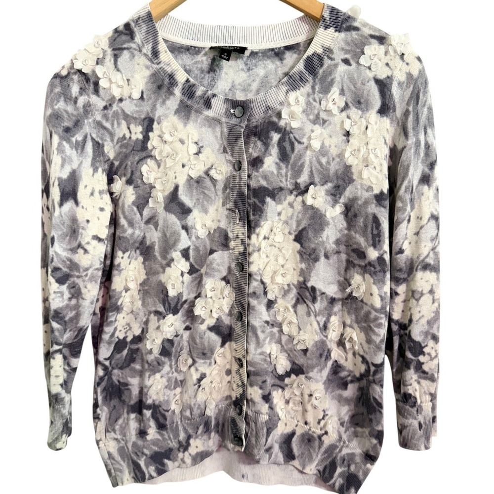 Talbots Petites Gray Floral 3D Flower Button Cardigan Sweater Size S‎